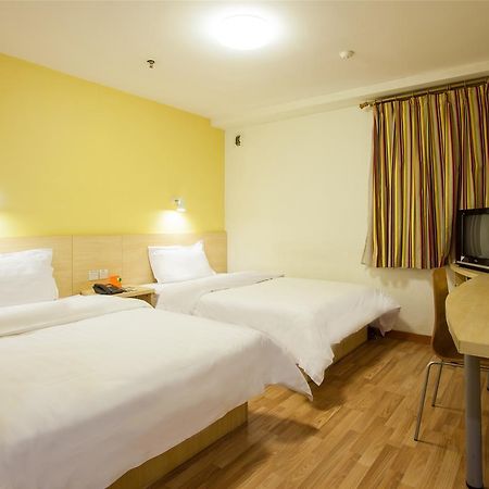 7Days Inn Qingdao Shandong Raod Zhenning Overpass Экстерьер фото
